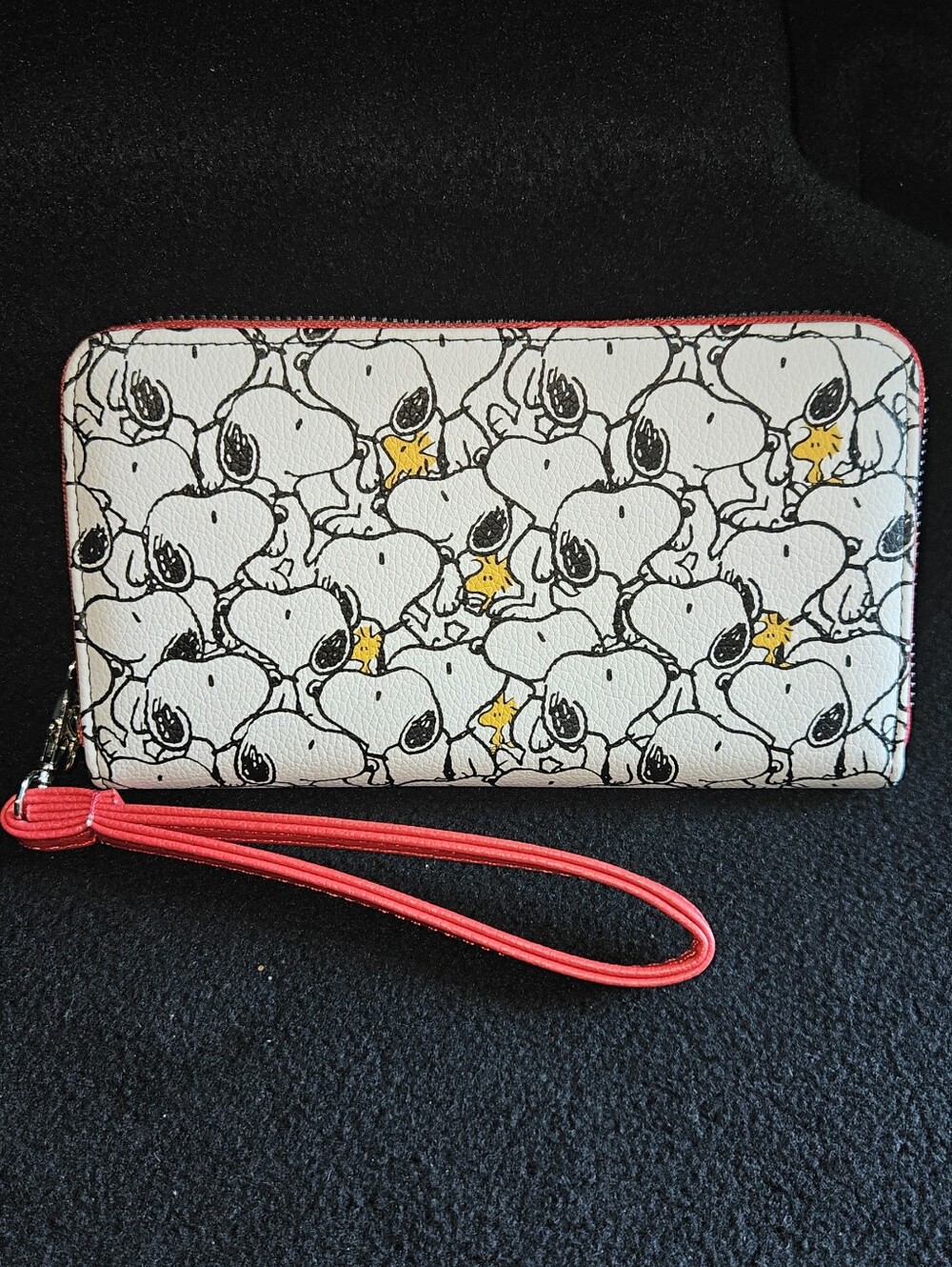 Peanut-Snoopy & Woodstock Pattern Wristlet  w/Red Detachable Strap